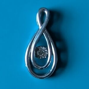 Elegant Silver Teardrop Pendant